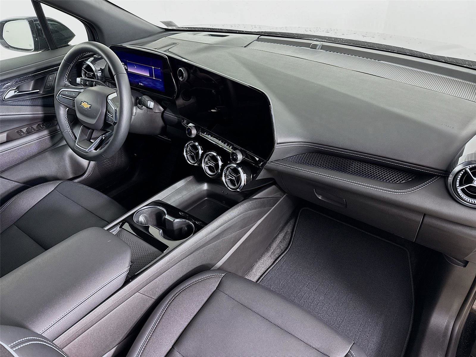 Used 2024 Chevrolet Blazer EV LT image 29