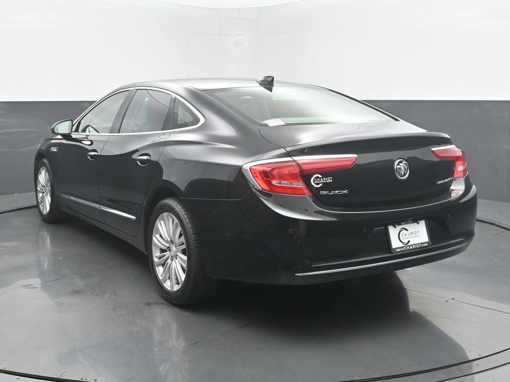 Used 2018 Buick LaCrosse Essence w/ Sun and Shade Package FWD image 4