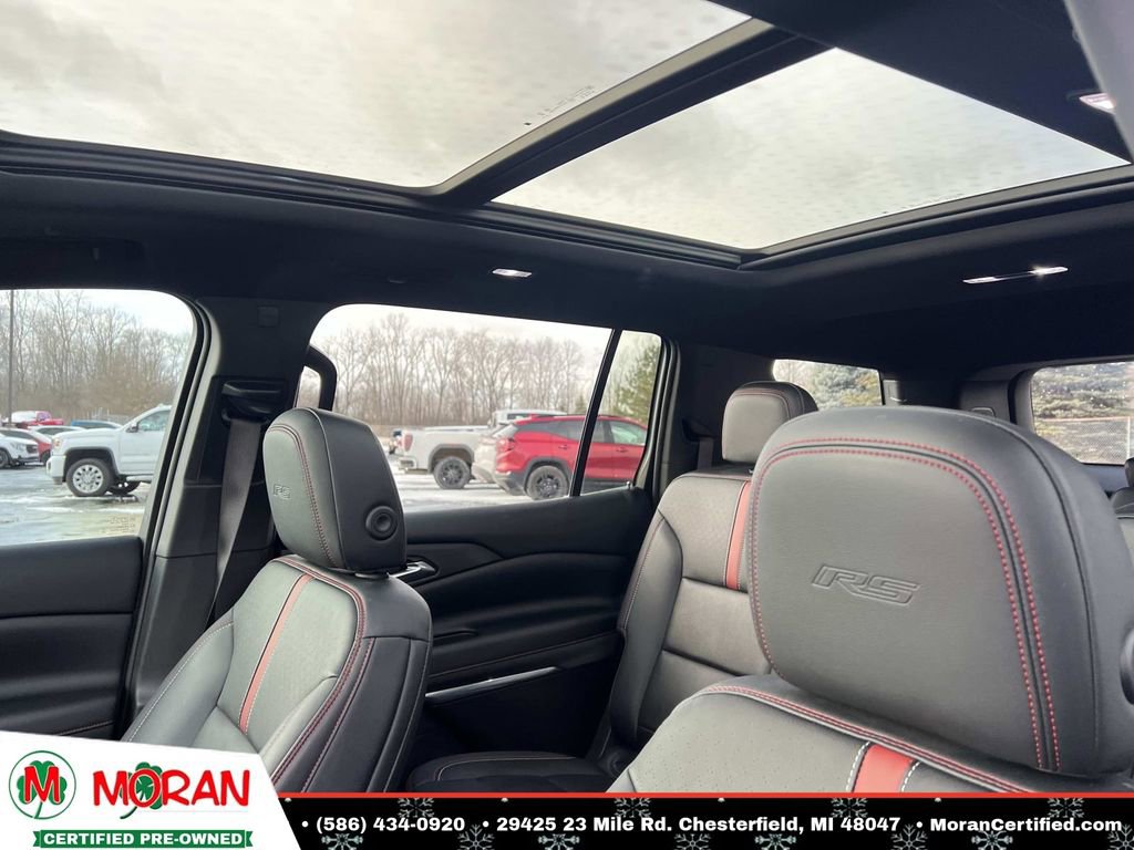 Used 2024 Chevrolet Traverse RS image 19