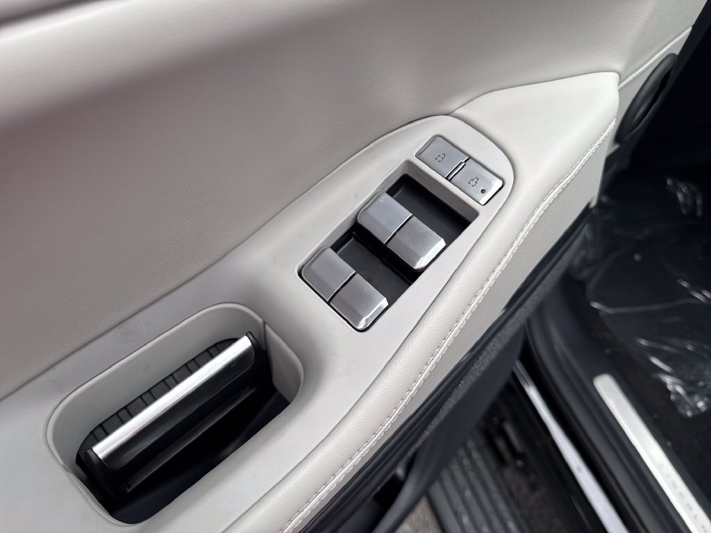 New 2026 Lincoln Navigator L Reserve AWD/4WD image 16