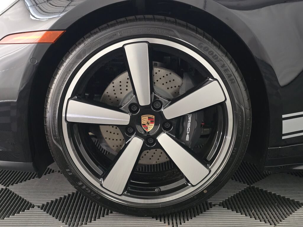 New 2026 Porsche 911 Carrera RWD image 32