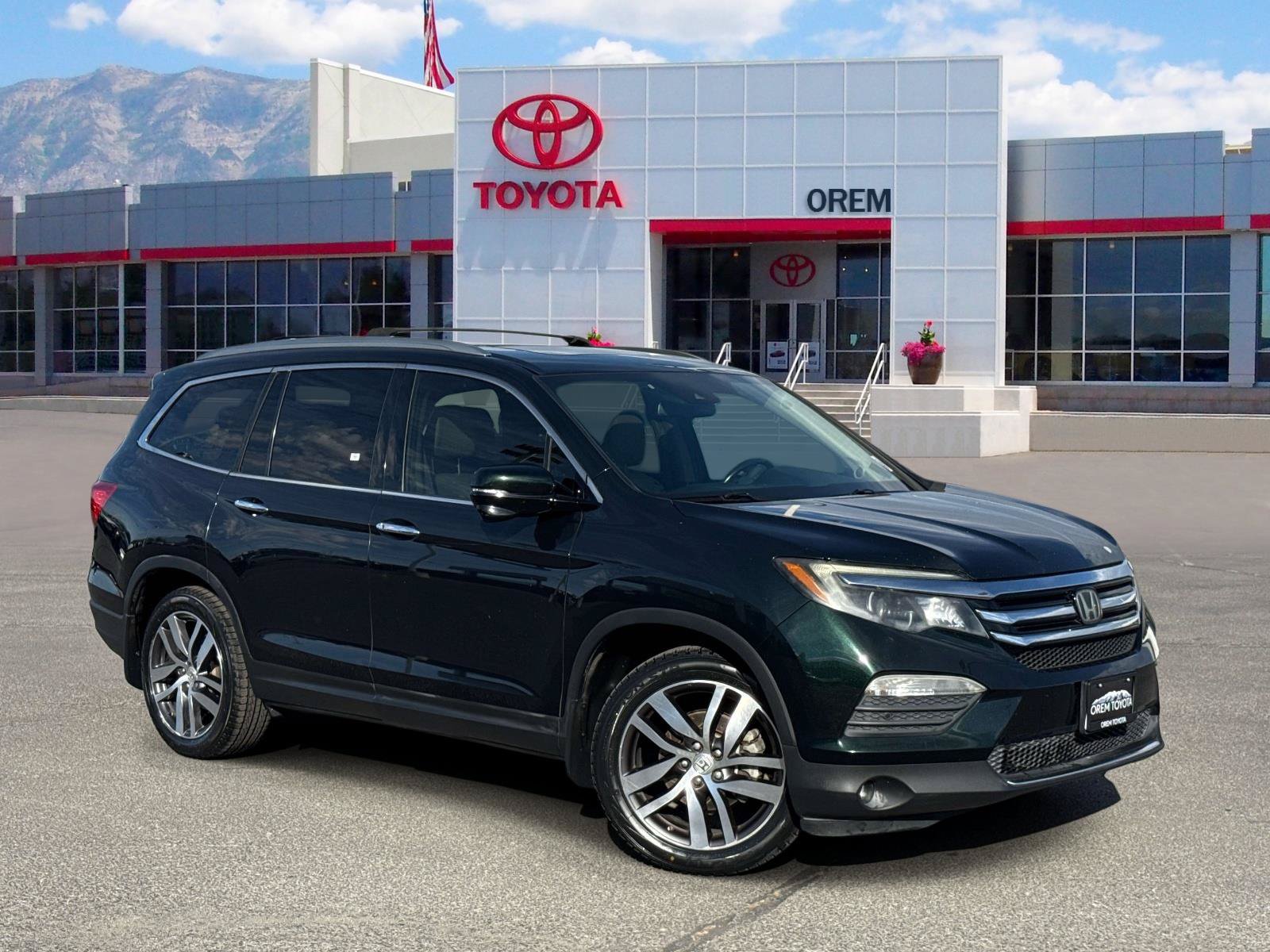Used 2016 Honda Pilot Touring image 1