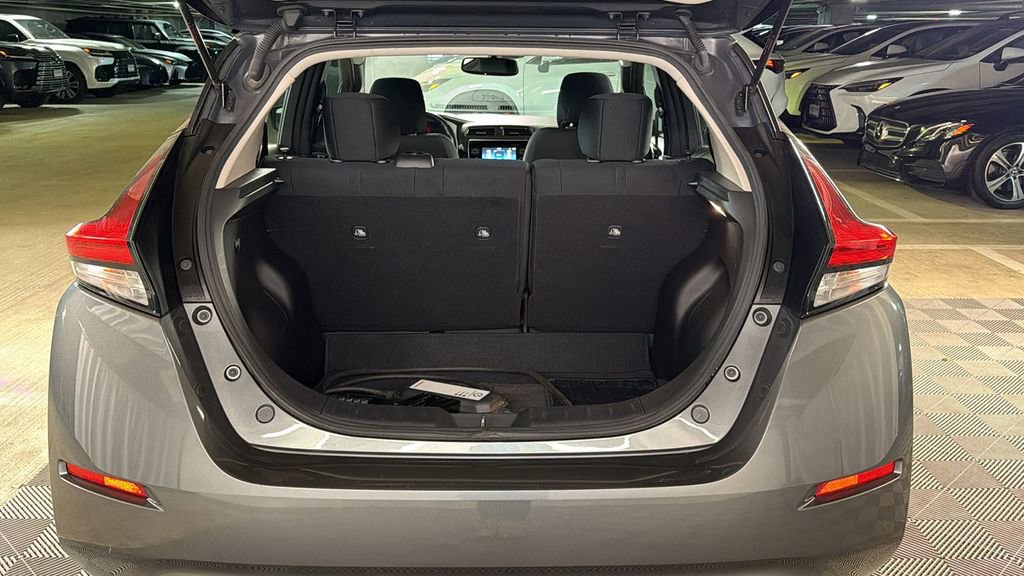 Used 2018 Nissan Leaf SV w/ SV Technology Package image 13