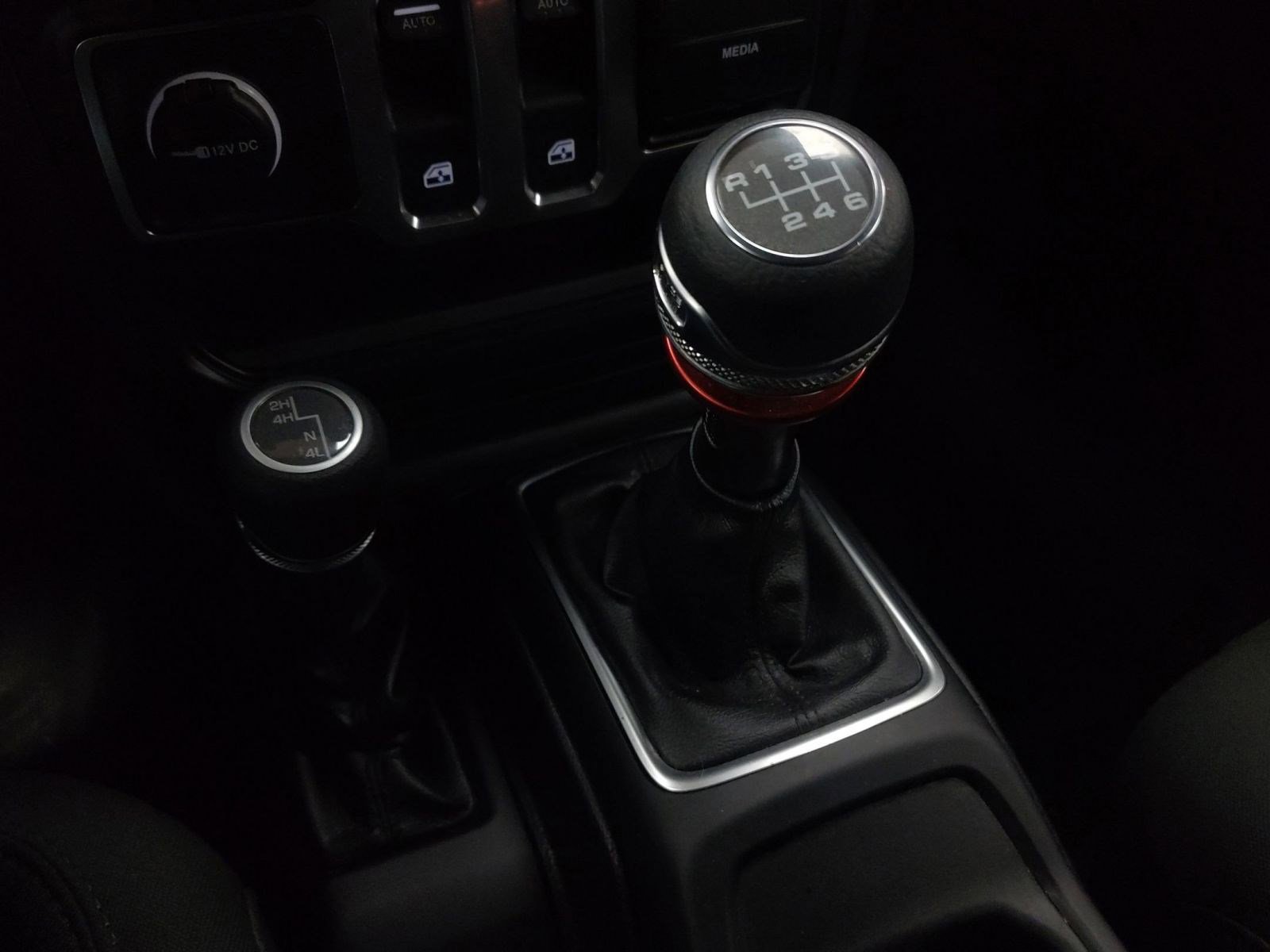 Used 2019 Jeep Wrangler Sport image 13