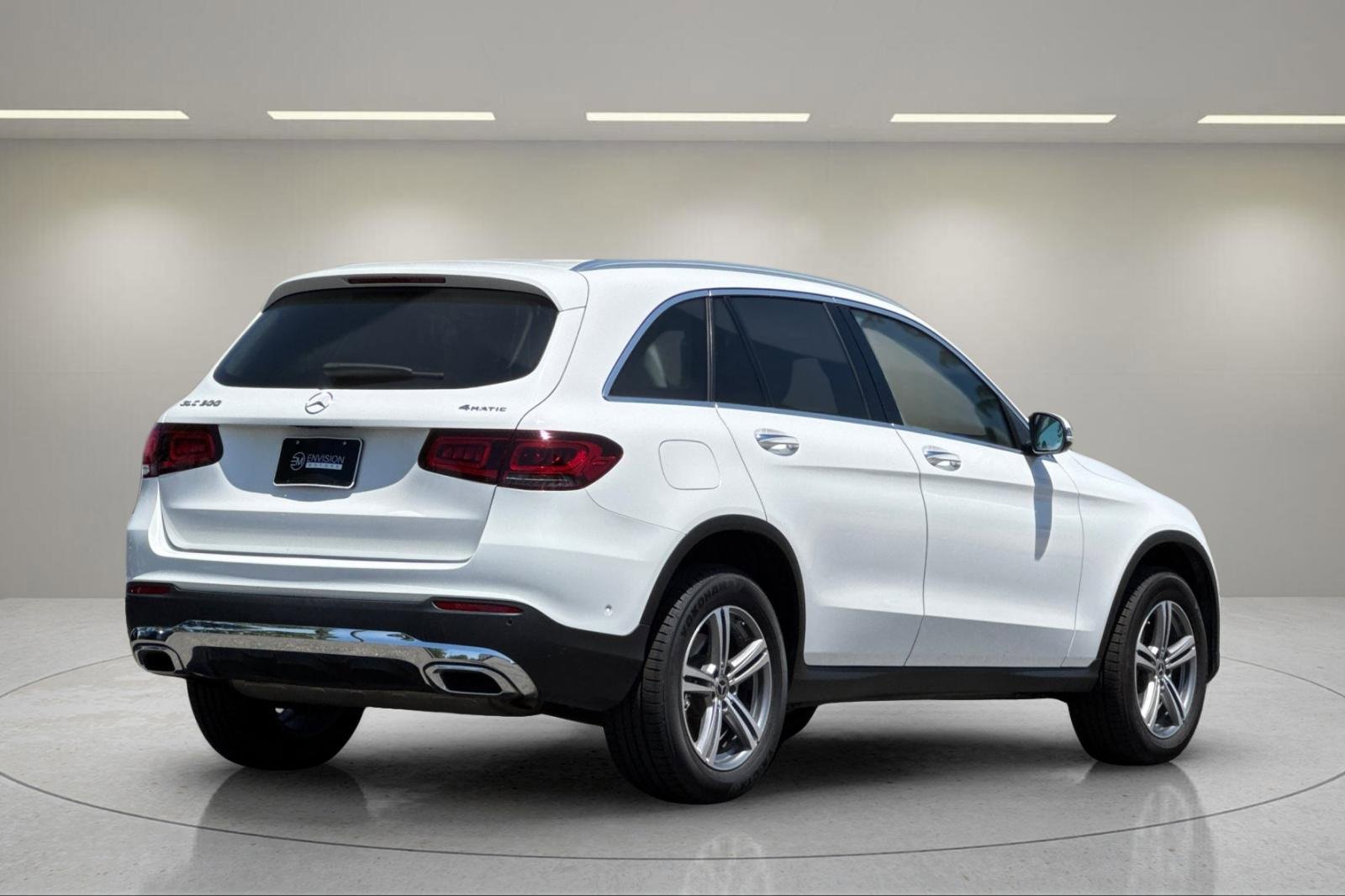 Used 2022 Mercedes-Benz GLC 300 4MATIC image 3
