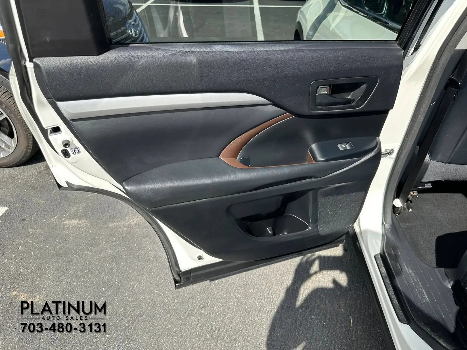 Used 2015 Toyota Highlander Plus AWD/4WD image 17