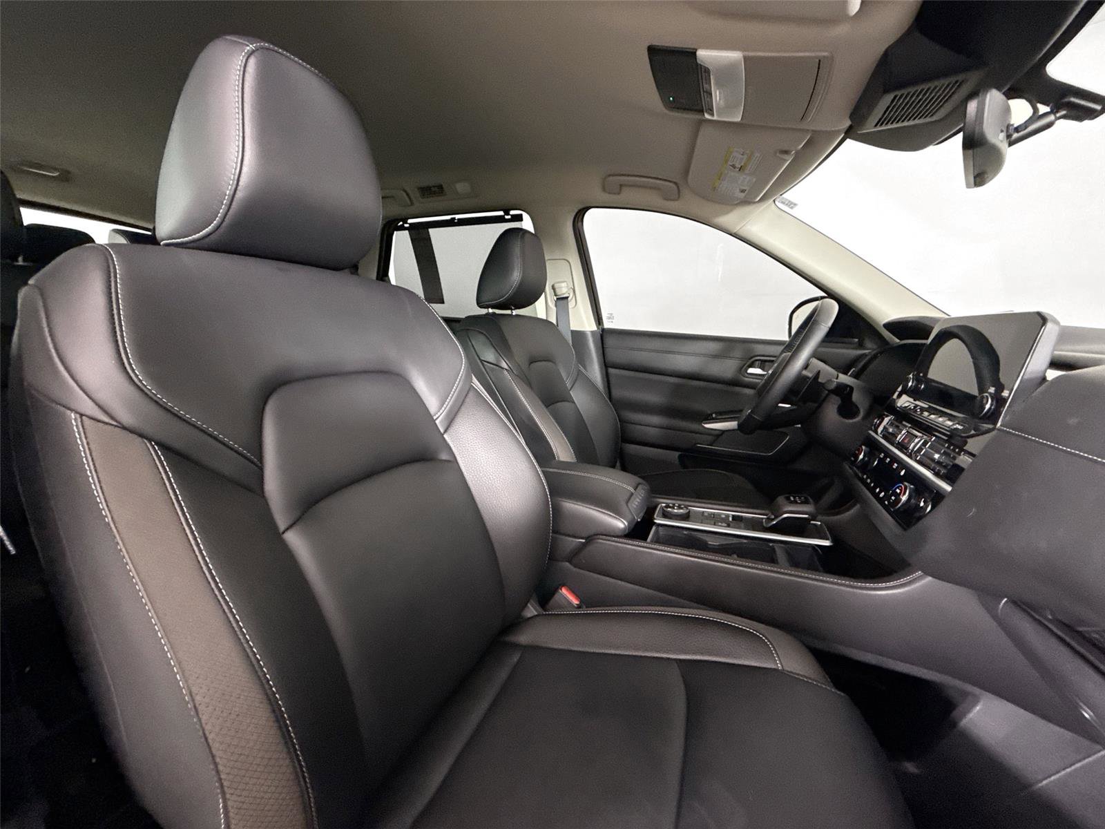 Used 2024 Nissan Pathfinder SL image 42