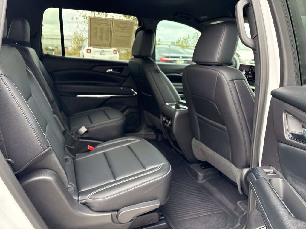 Used 2026 Chevrolet Traverse LT w/ Driver Confidence Package FWD image 23
