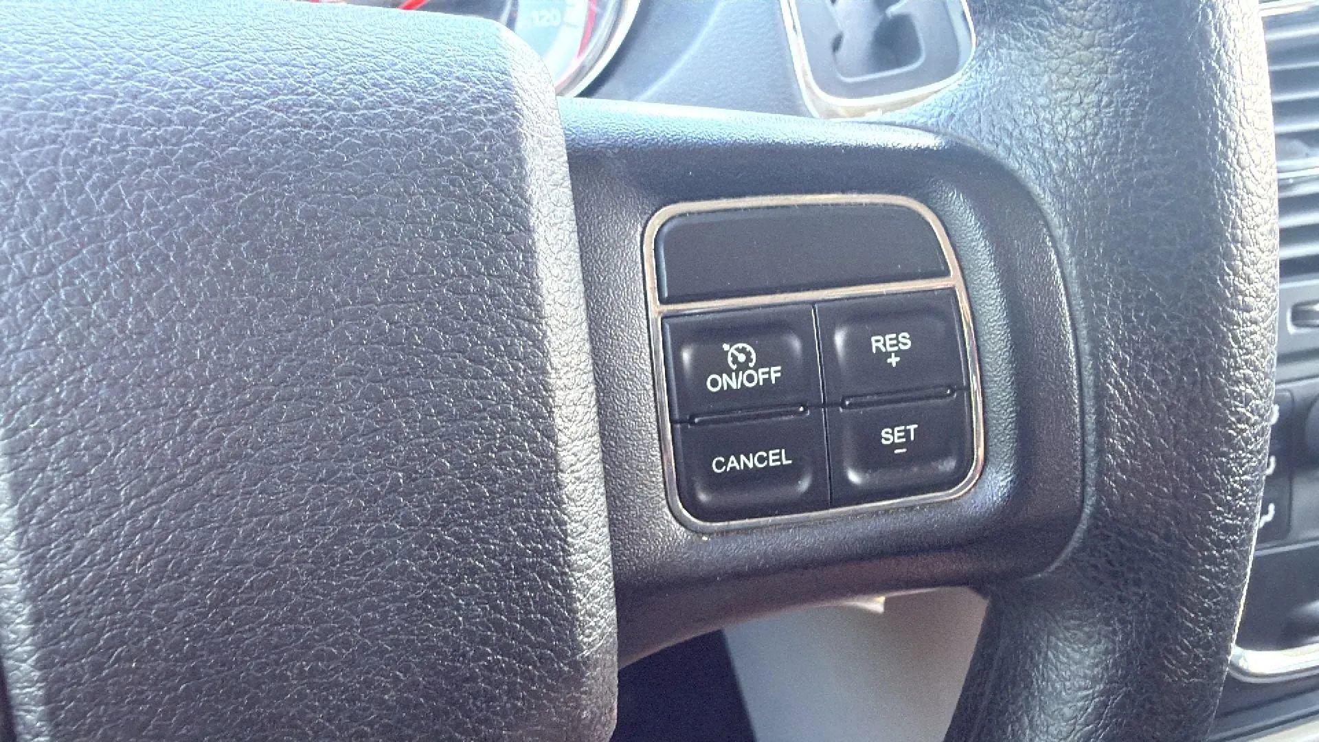 Used 2013 Dodge Grand Caravan SXT FWD image 10