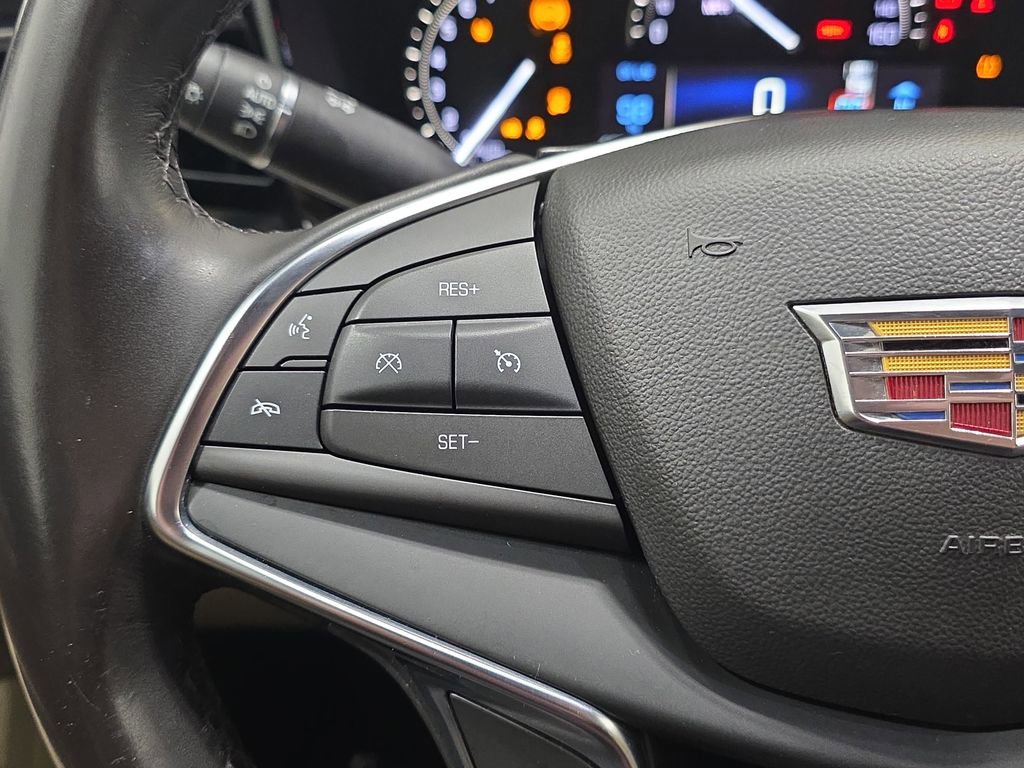 Used 2018 Cadillac XT5 AWD image 17