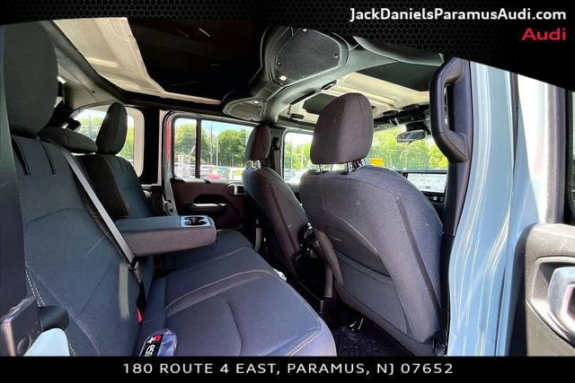 Used 2024 Jeep Wrangler Unlimited AWD/4WD image 19