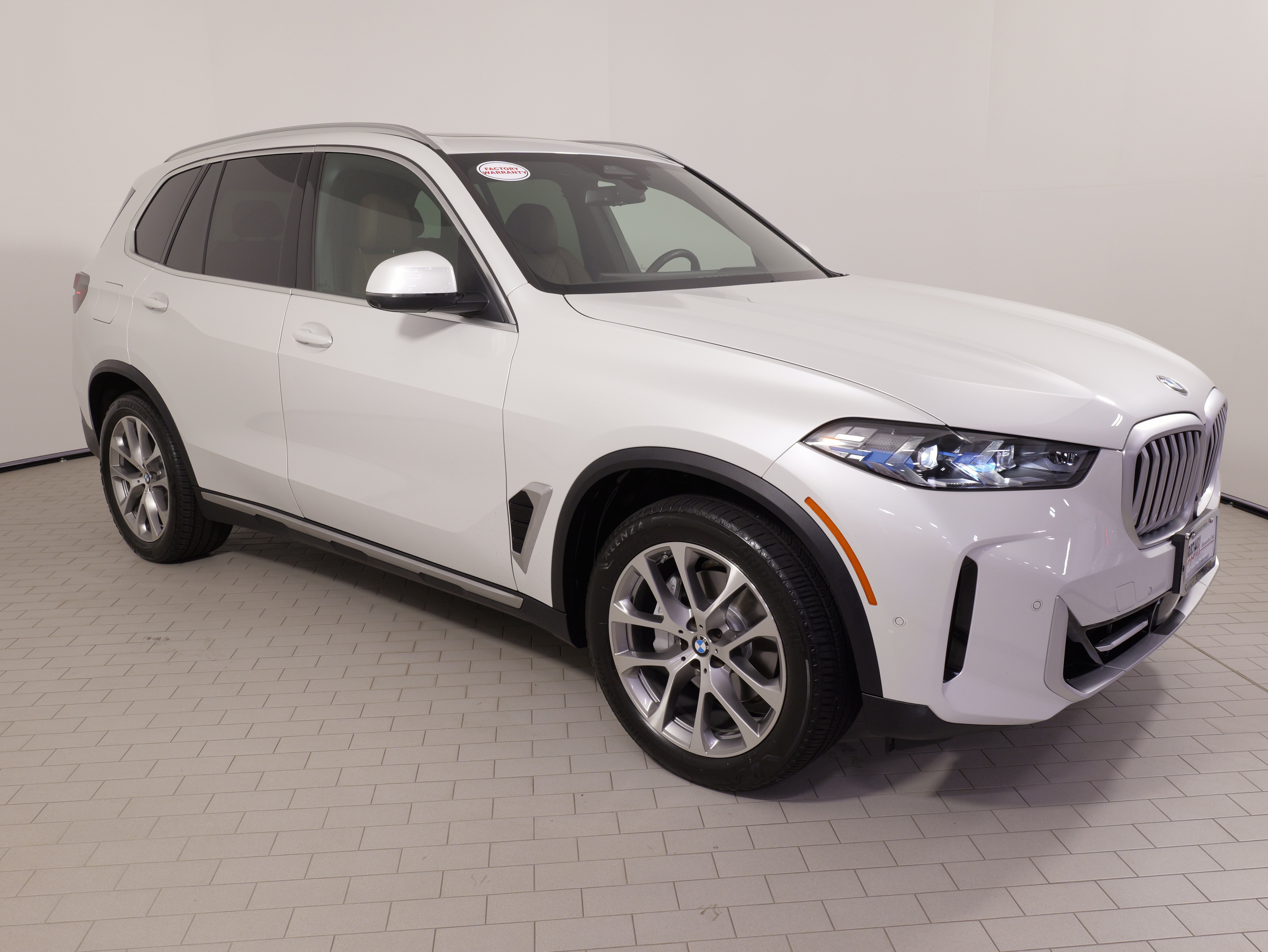 Used 2025 BMW X5 xDrive40i w/ Parking Assistance Package AWD/4WD image 7