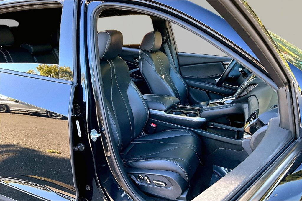 Used 2025 Acura RDX SH-AWD image 22