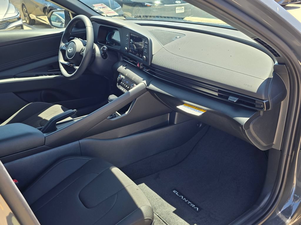 New 2026 Hyundai Elantra Sport FWD image 9