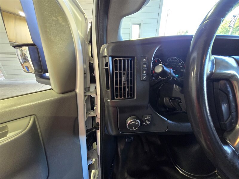 Used 2019 Chevrolet Express 3500 w/ Power Convenience Package RWD image 12