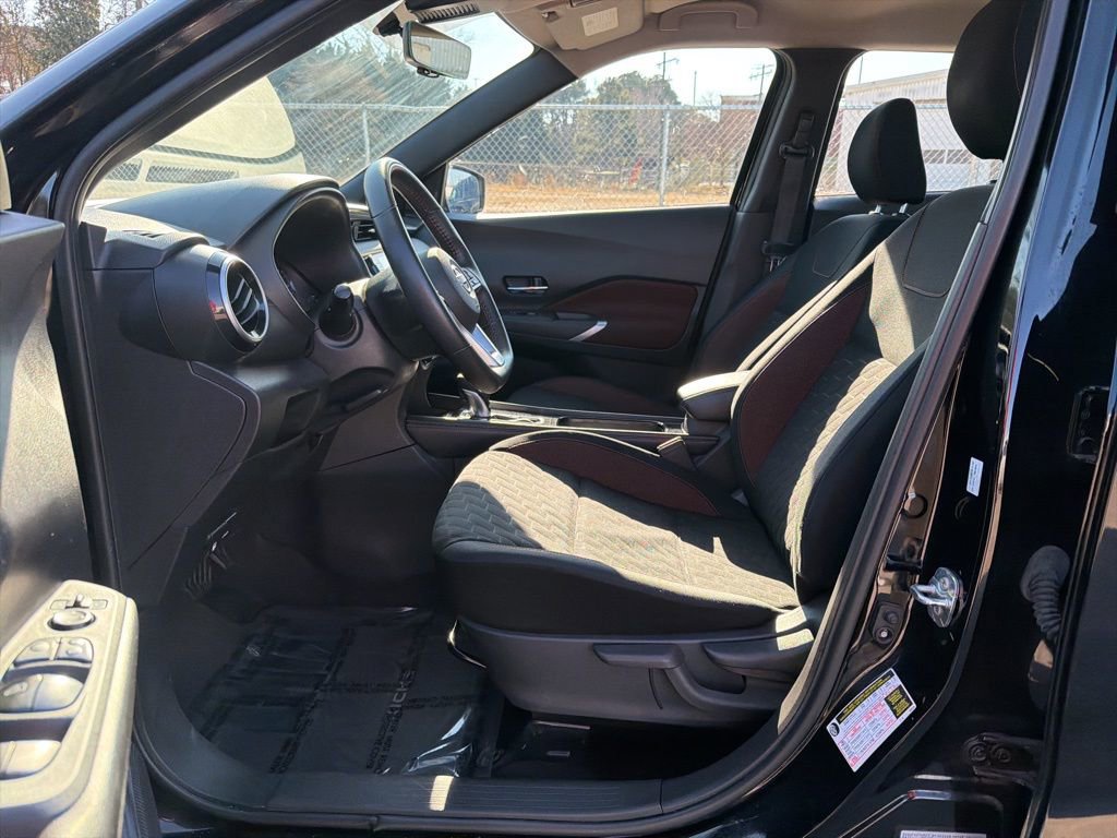 Used 2023 Nissan Kicks SR w/ Interior Electronics Package image 14