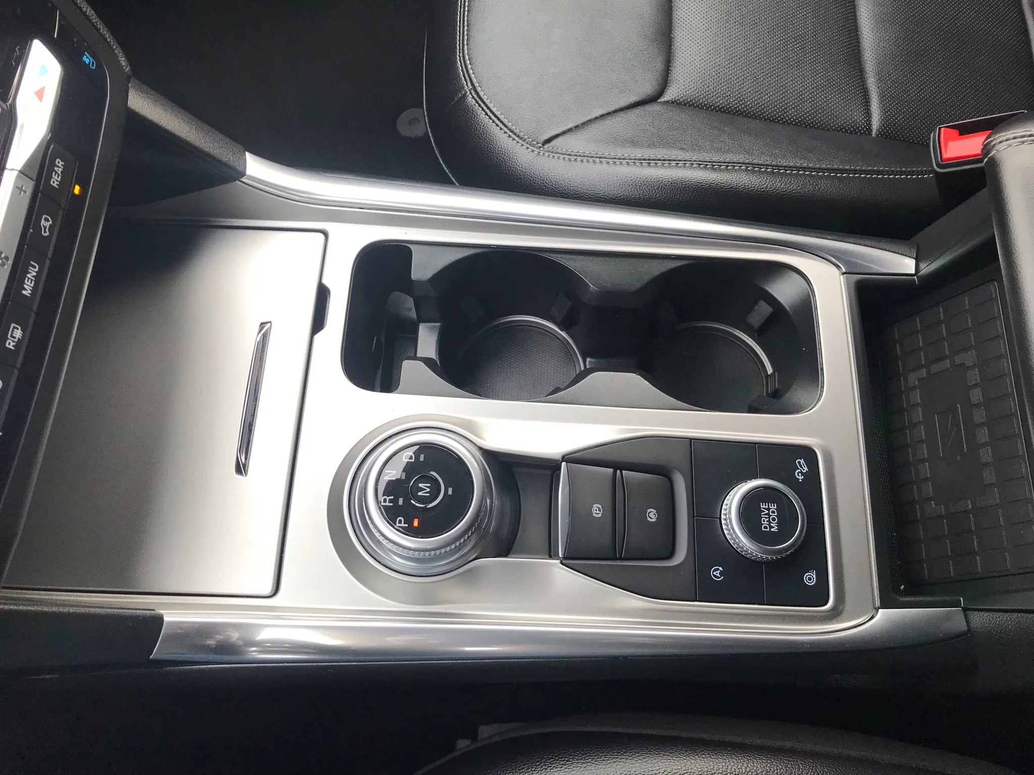 Used 2020 Ford Explorer Limited w/ Class III Trailer Tow Package image 31