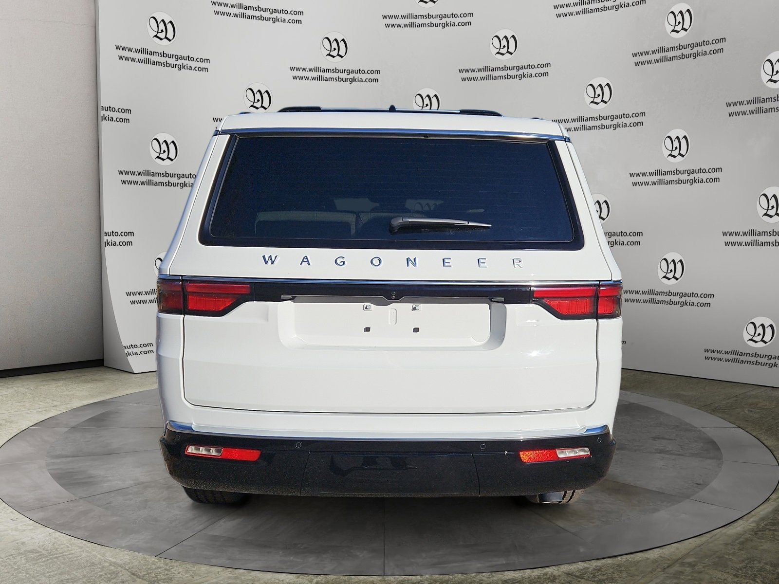 New 2025 Jeep Wagoneer 4WD image 4