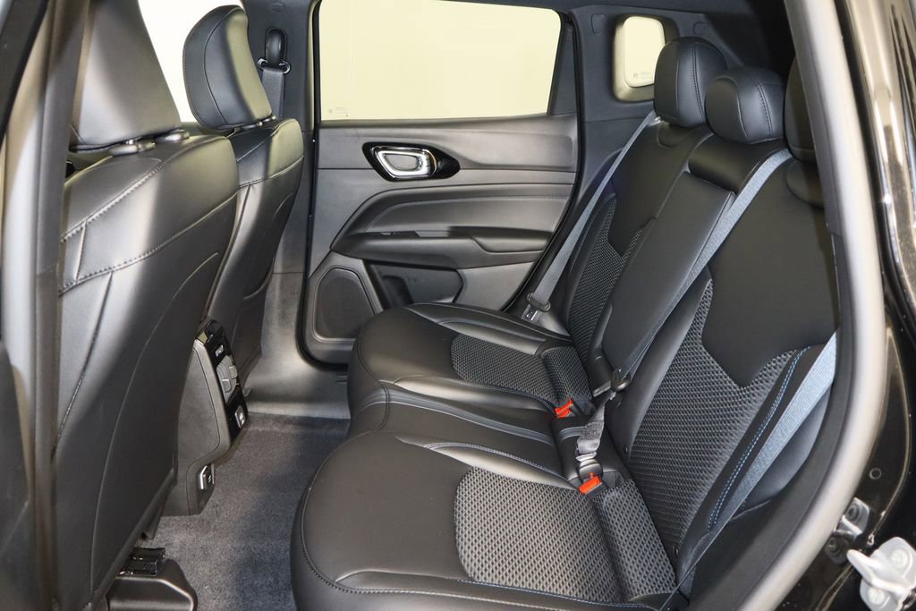 New 2026 Jeep Compass Latitude image 17