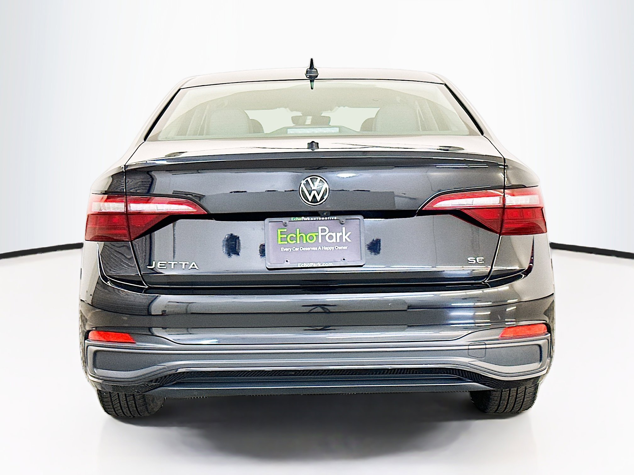 Used 2024 Volkswagen Jetta SE image 7