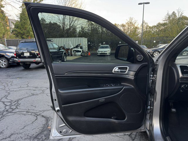 Used 2021 Jeep Grand Cherokee Limited image 5