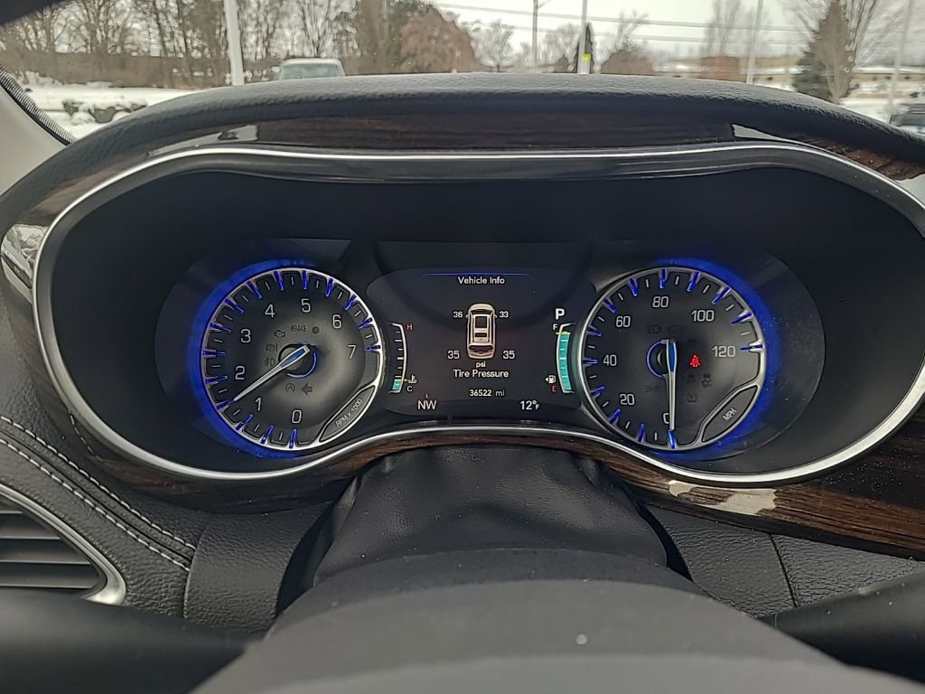 Used 2024 Chrysler Pacifica Limited image 21