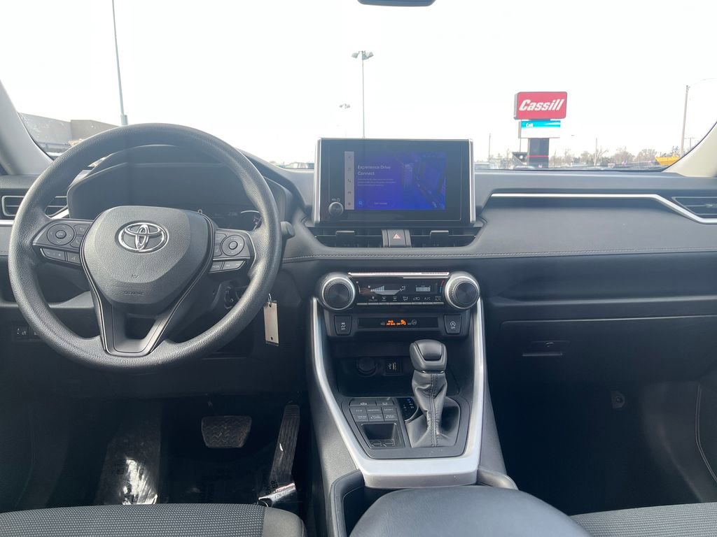Used 2024 Toyota RAV4 LE image 23