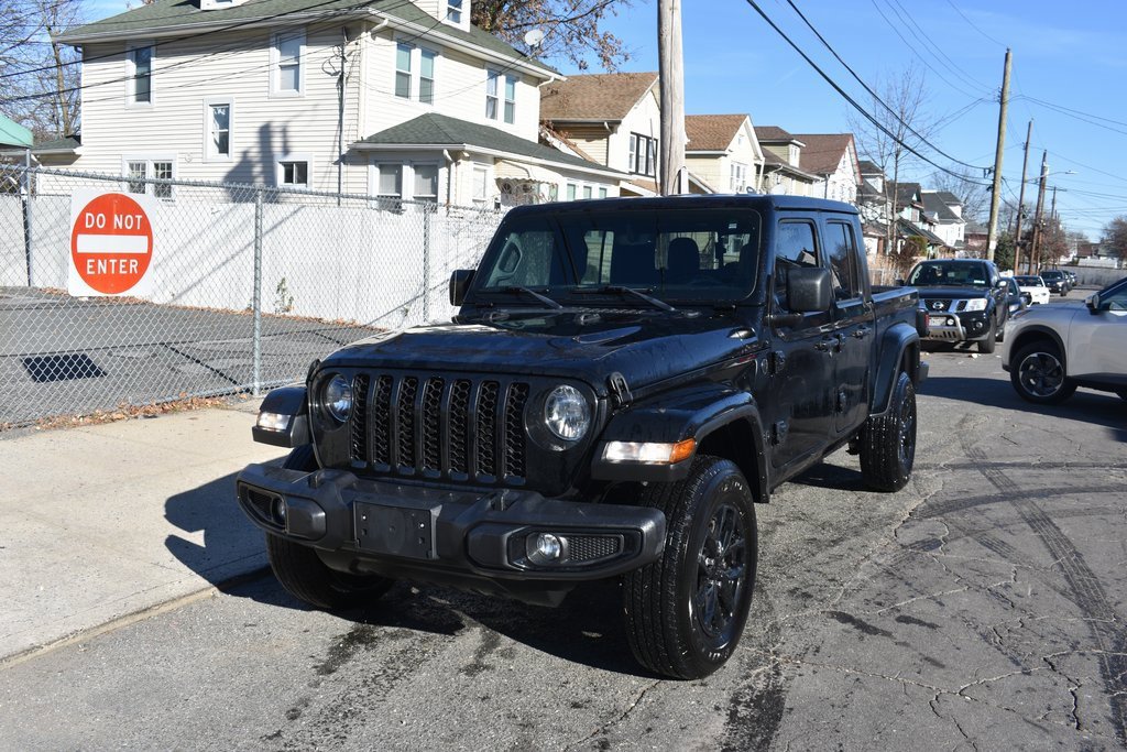 Used 2022 Jeep Gladiator Sport image 2