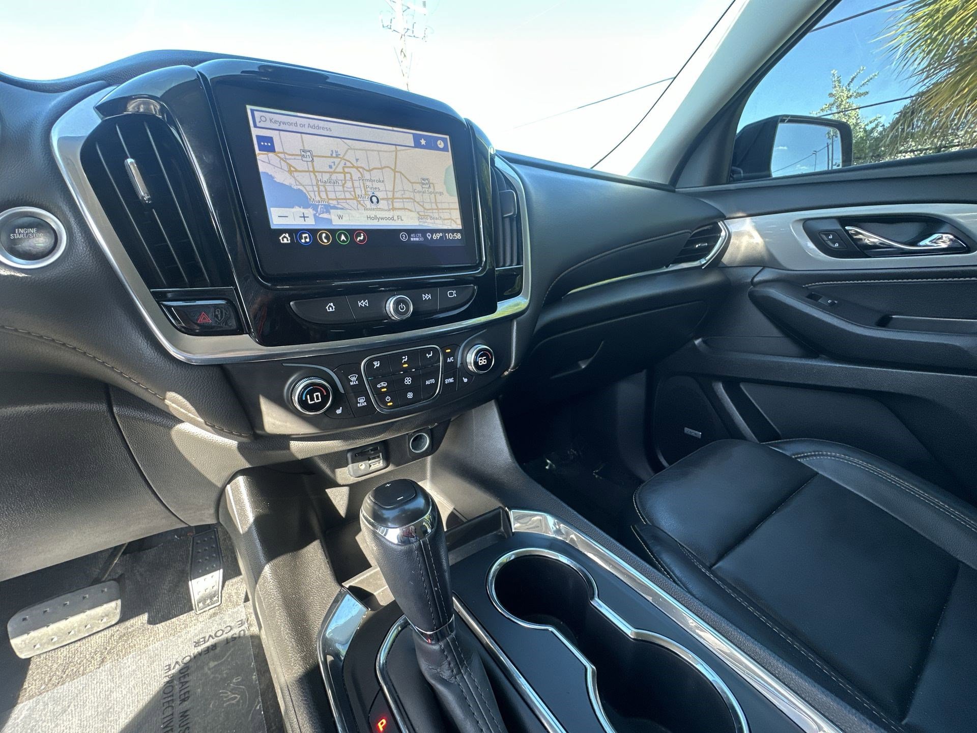 Used 2020 Chevrolet Traverse RS image 24