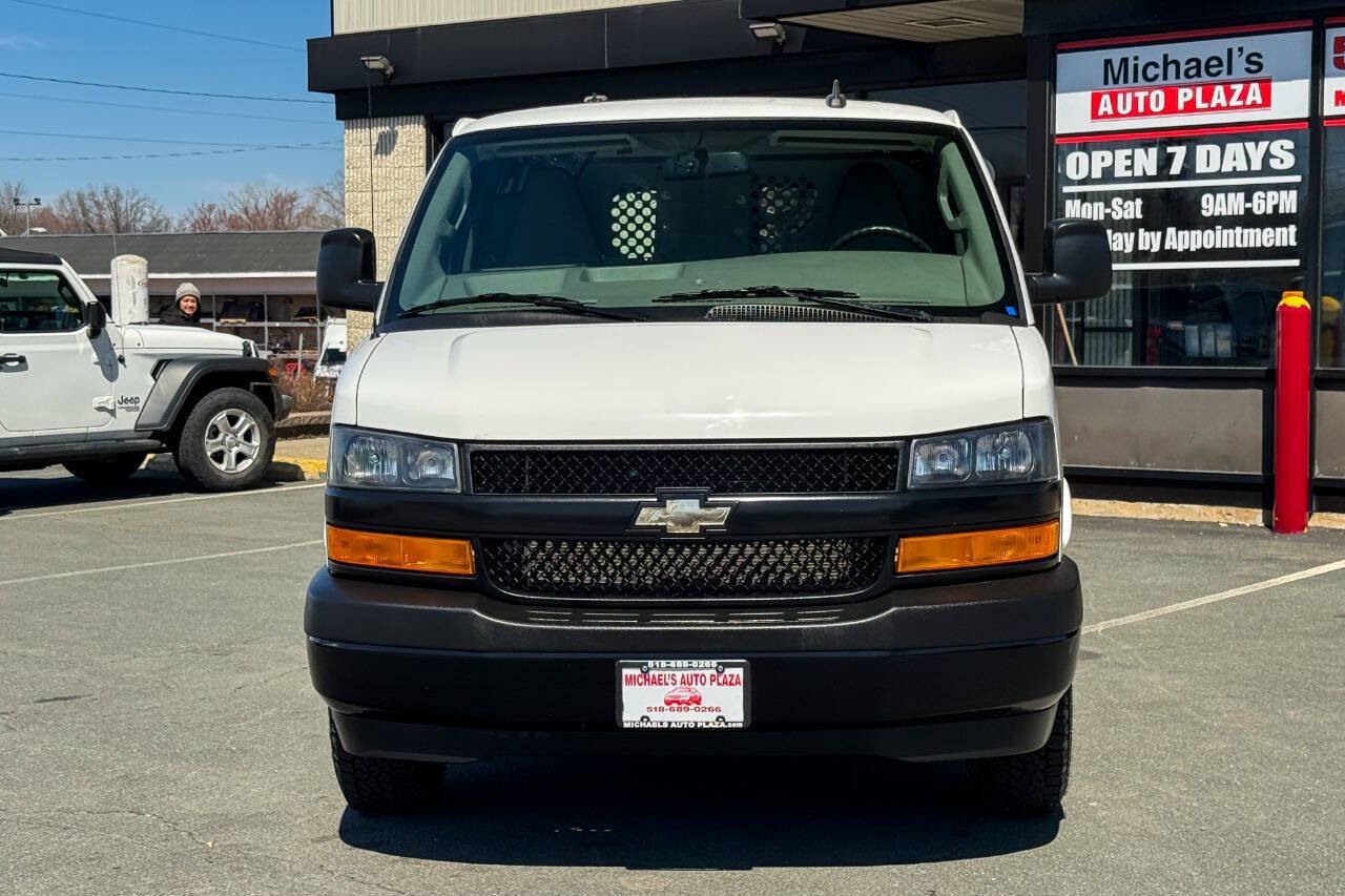 Used 2019 Chevrolet Express 2500 w/ Driver Convenience Package RWD image 9