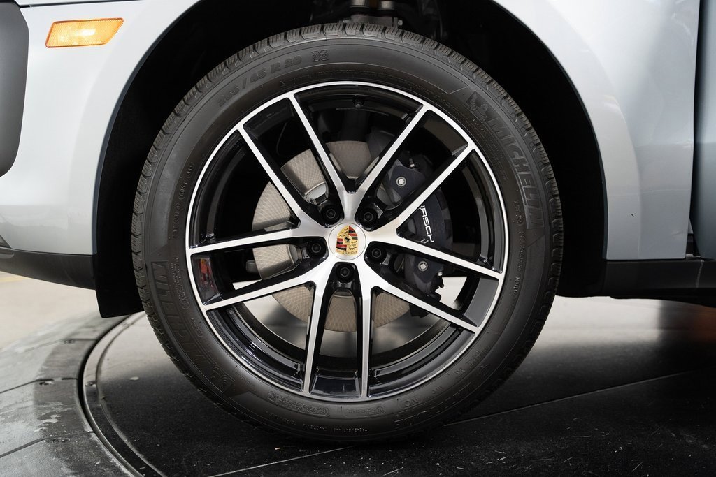 Used 2024 Porsche Macan image 19