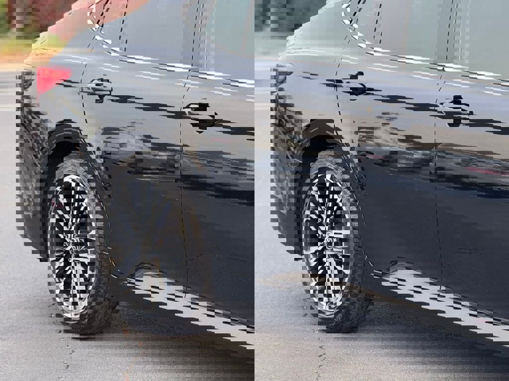 Used 2025 Toyota Camry XLE w/ Premium Plus Package image 8