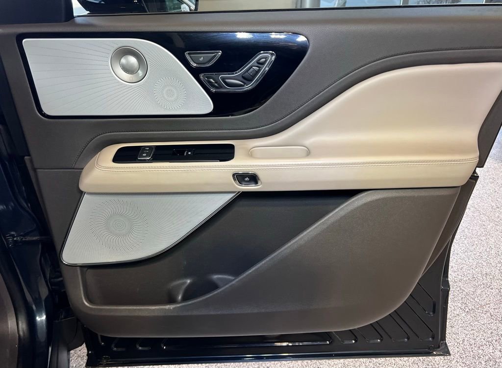 Used 2023 Lincoln Aviator Reserve w/ Equipment Group 201A image 56