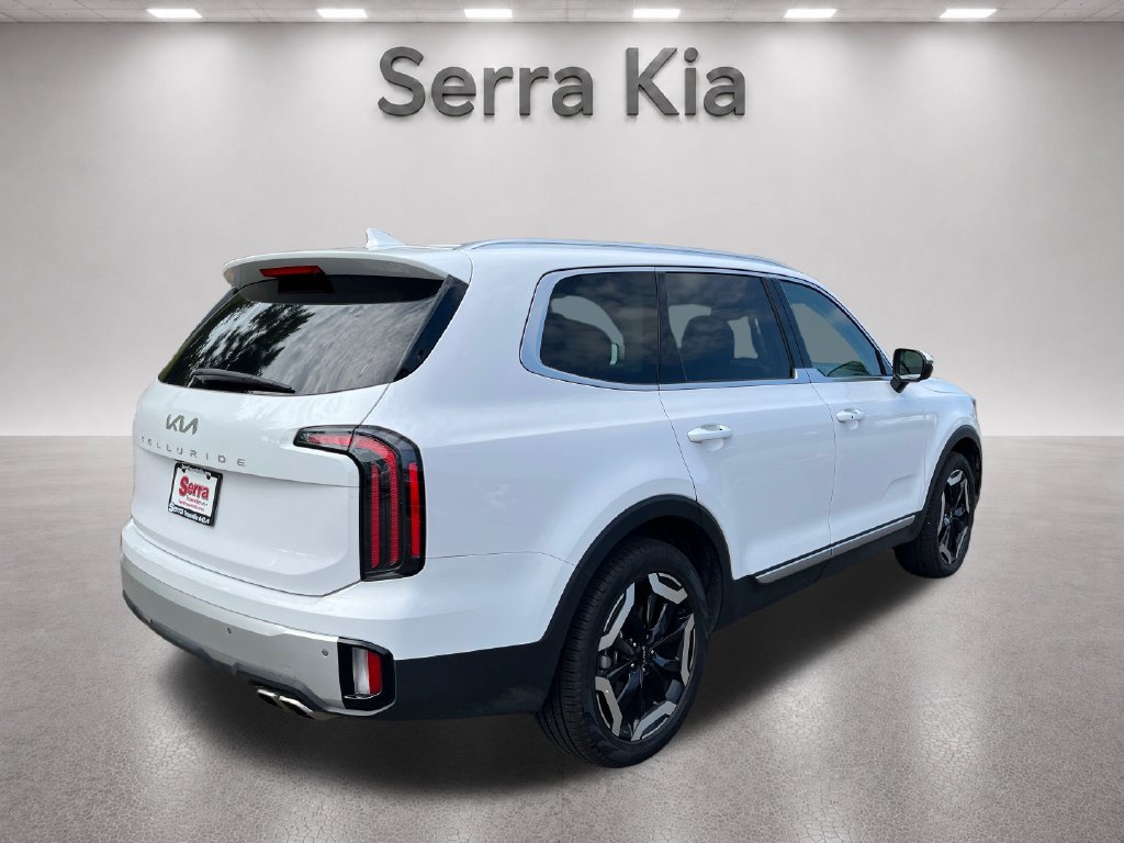 Used 2024 Kia Telluride EX w/ EX Captain's Chair Package FWD image 5