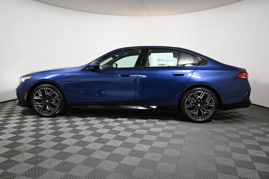 Used 2026 BMW 530i xDrive AWD/4WD image 2