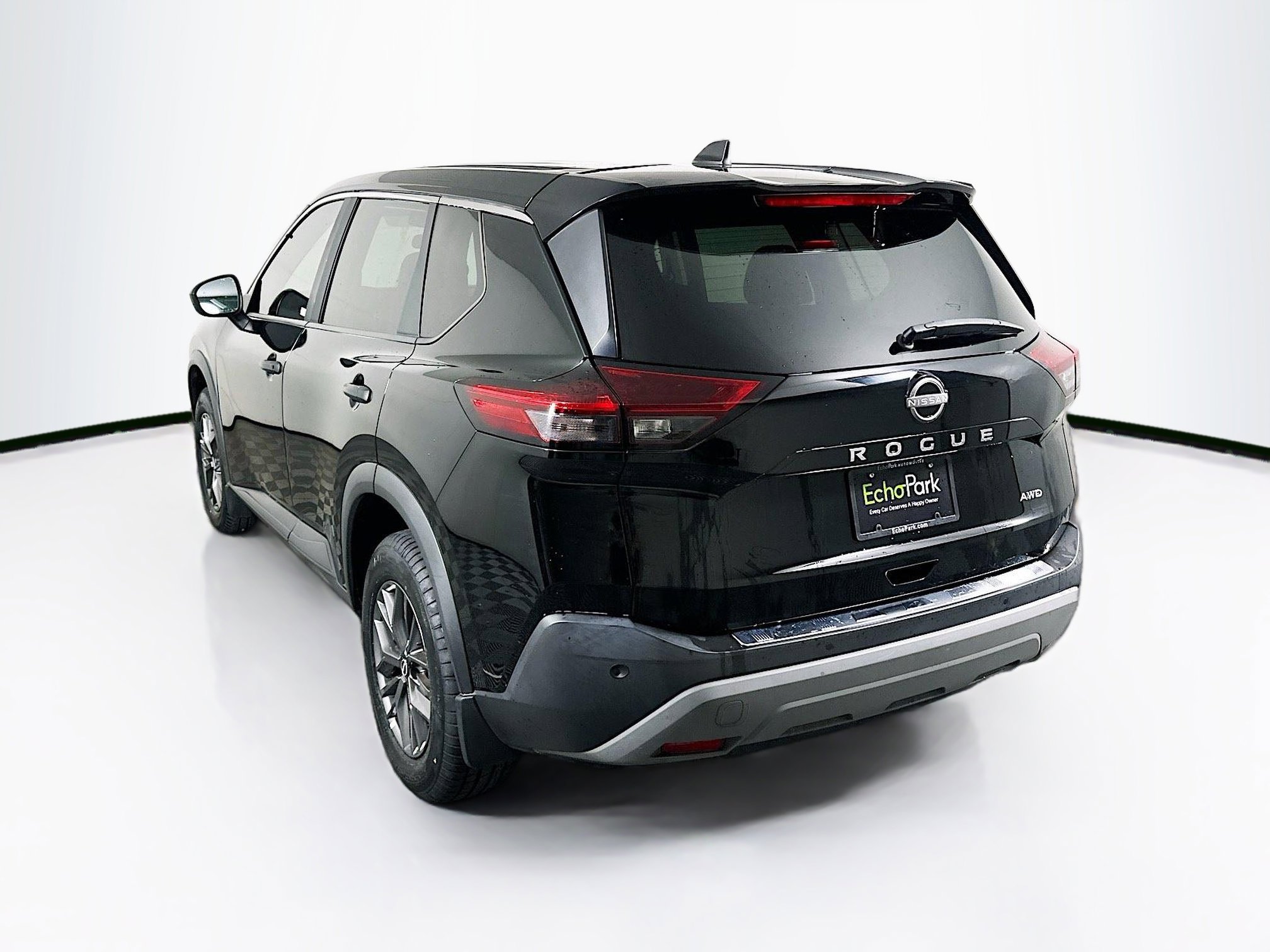 Used 2023 Nissan Rogue S image 5