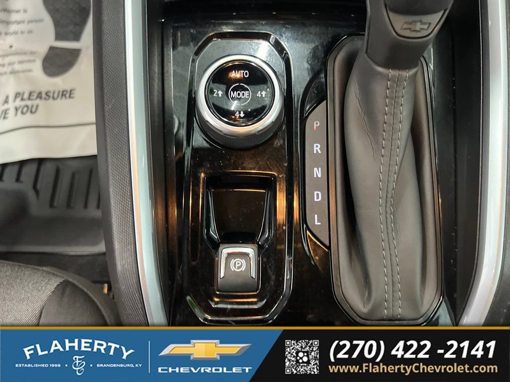 Used 2025 Chevrolet Colorado Trail Boss AWD/4WD image 28