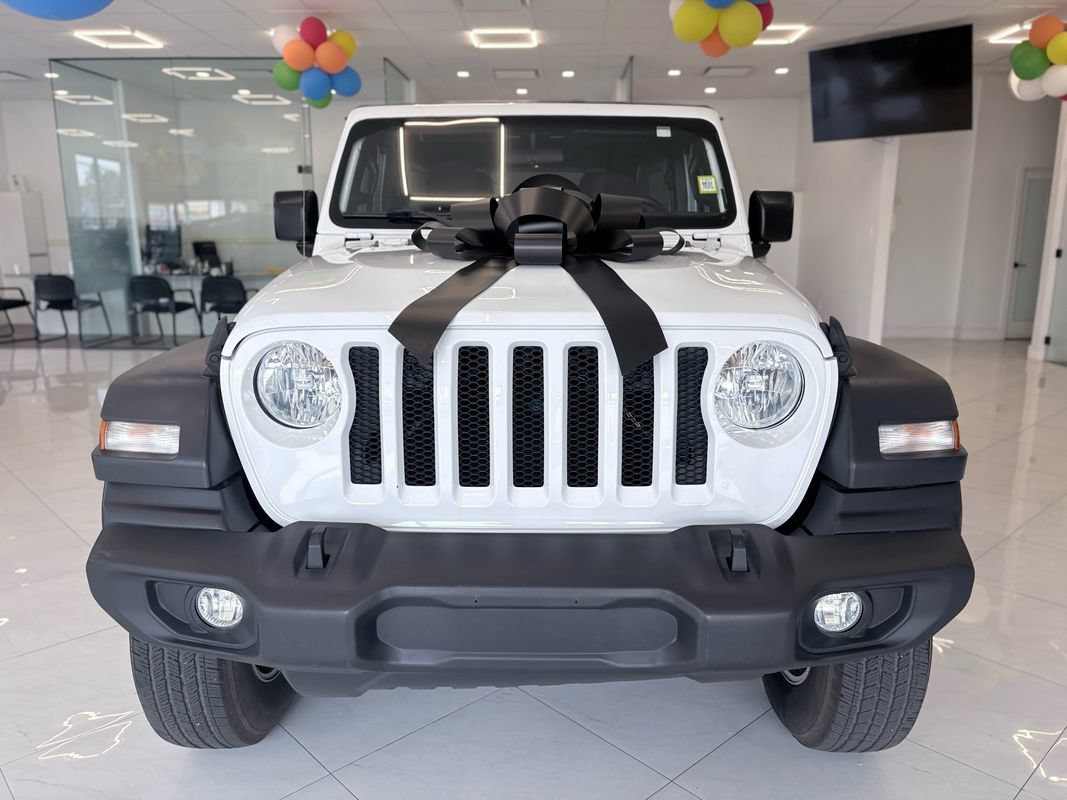 Used 2018 Jeep Wrangler Unlimited Sport S AWD/4WD image 2