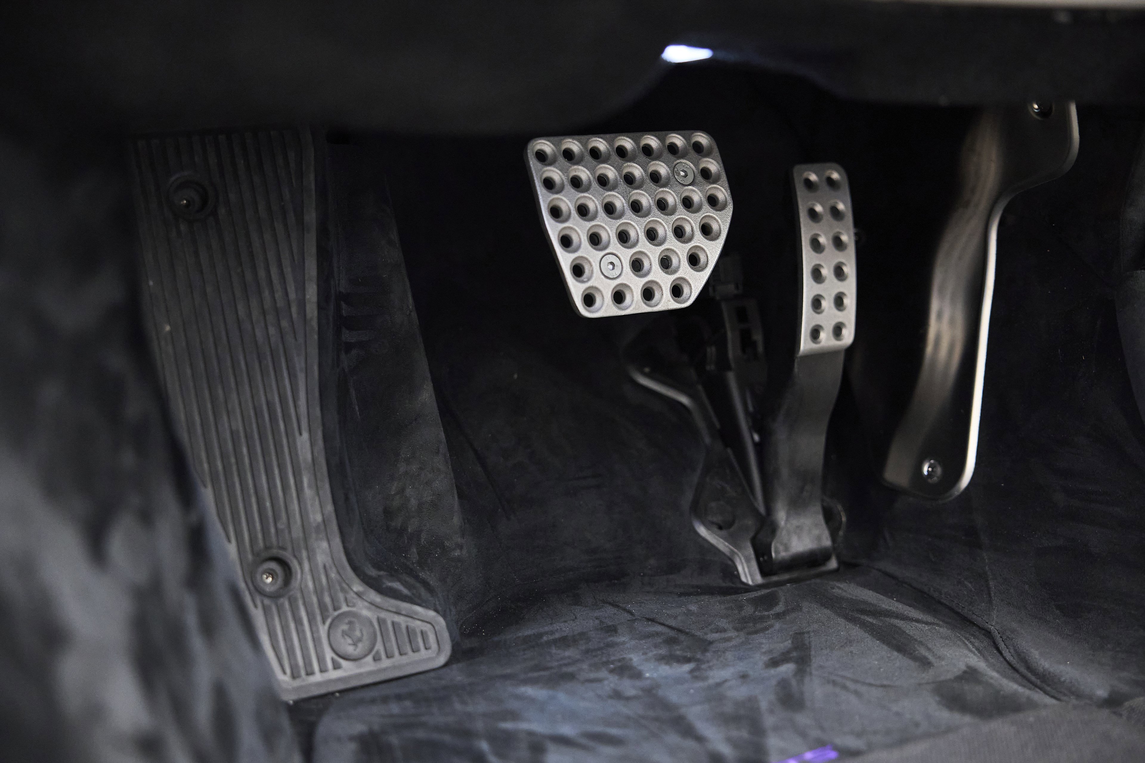 Used 2024 Ferrari 296 GTS image 25