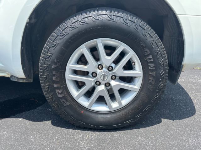 Used 2015 Nissan Frontier SV image 10