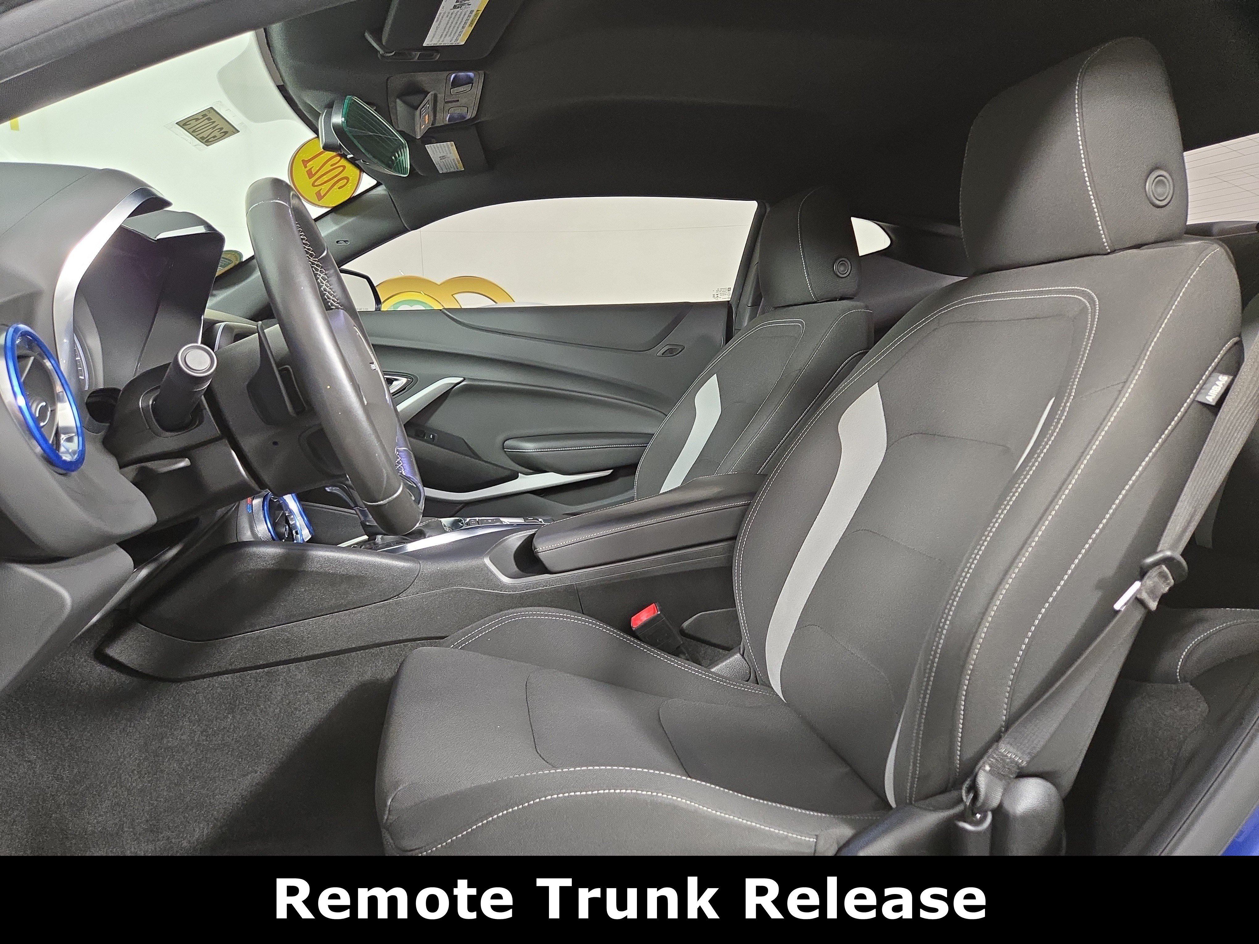 Used 2021 Chevrolet Camaro LT w/ Technology Package RWD image 11