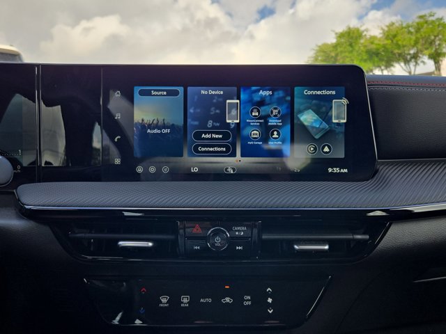 Used 2026 Nissan Kicks SR image 13