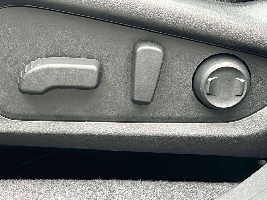 Used 2025 Subaru Forester Premium image 20