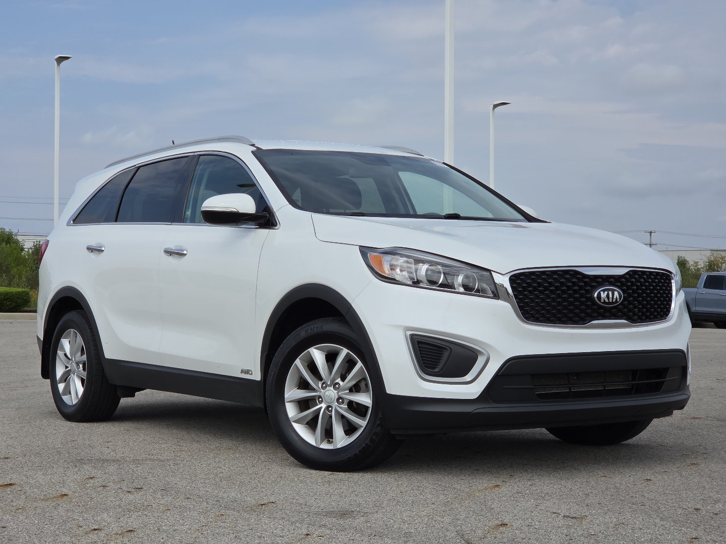 Used 2017 Kia Sorento AWD image 2