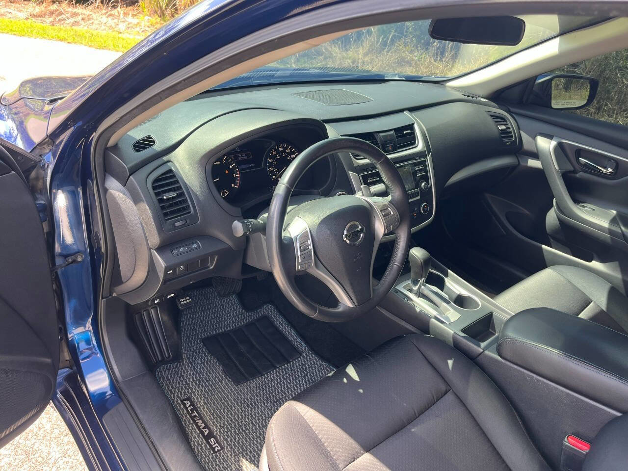 Used 2017 Nissan Altima 3.5 SR image 38