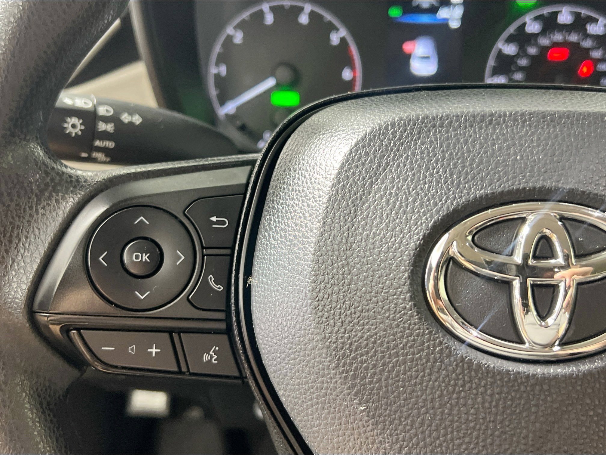 Used 2023 Toyota Corolla LE image 18