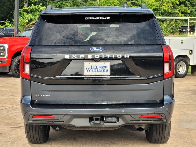 Used 2025 Ford Expedition Active RWD image 4