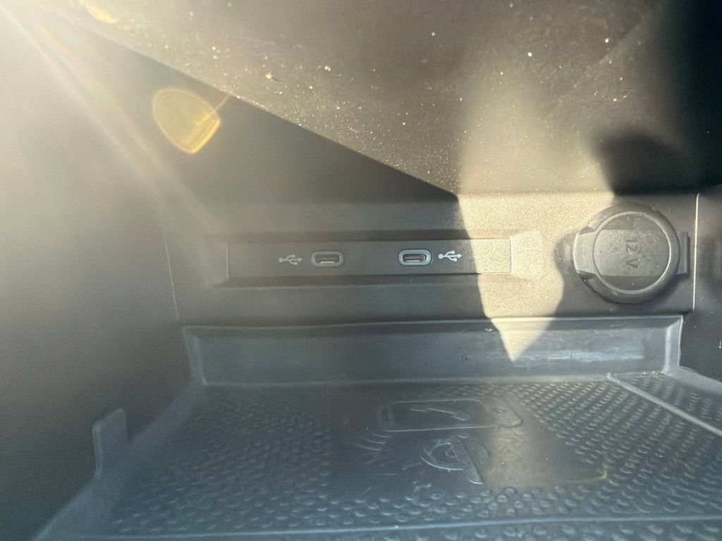 Used 2021 Volkswagen Tiguan SE w/ Panoramic Sunroof Package FWD image 25