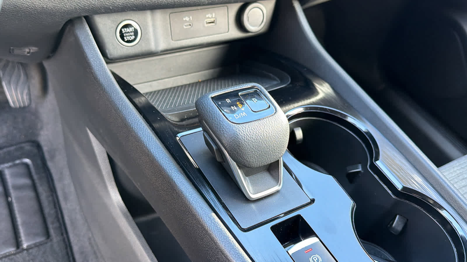 Used 2021 Nissan Rogue SV image 12