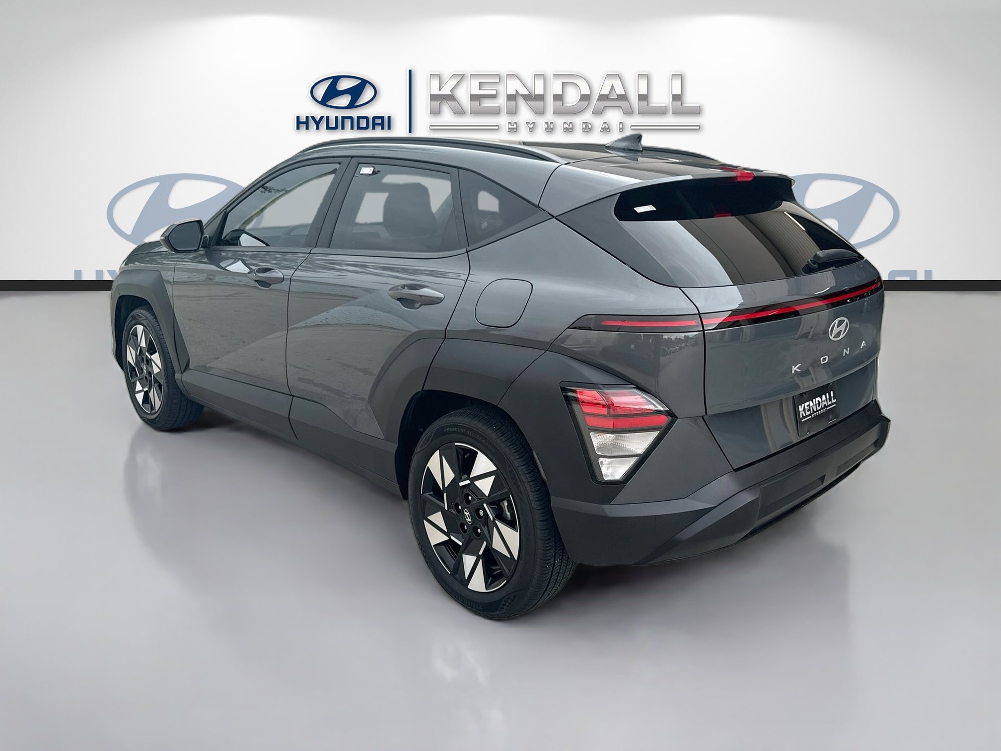 Used 2025 Hyundai Kona SEL FWD image 4